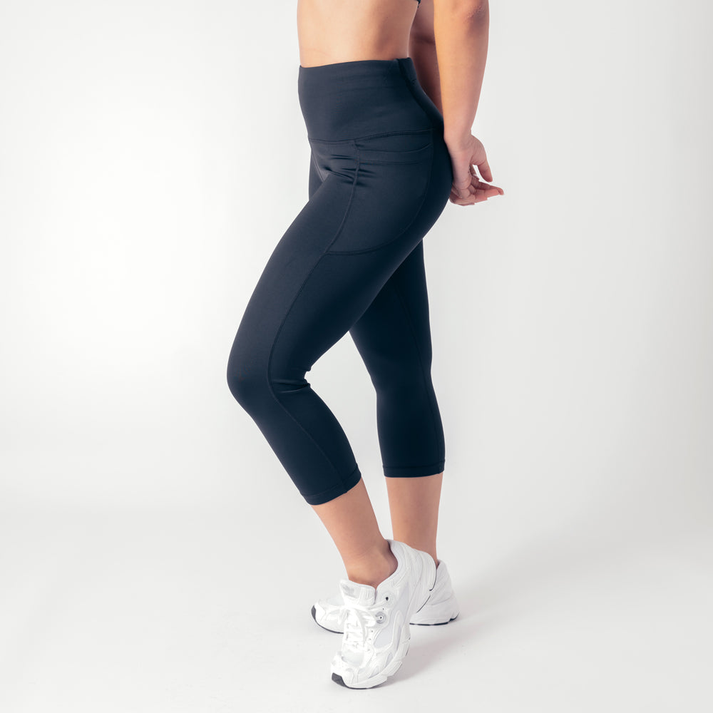 High Rise Capri Genesis Leggings - Black Onyx